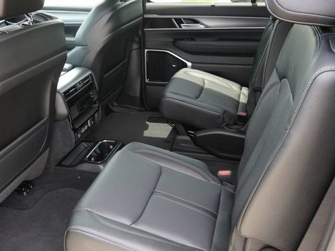 New 2026 Jeep Grand Wagoneer Limited AWD/4WD image 15