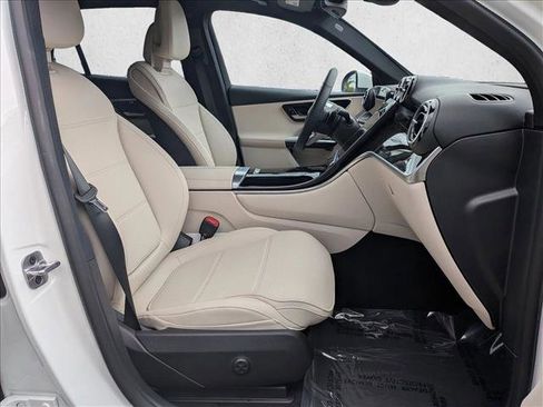 Used 2026 Mercedes-Benz GLC 300 4MATIC image 21