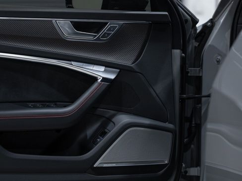 Used 2022 Audi RS 6 4.0T quattro Avant w/ Carbon Optic Package image 26