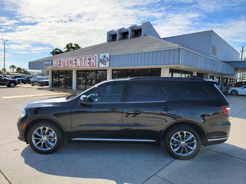 Used 2022 Dodge Durango SXT w/ Anodized Platinum Package RWD image 2