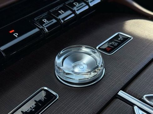 Used 2025 Lincoln Navigator Reserve image 40