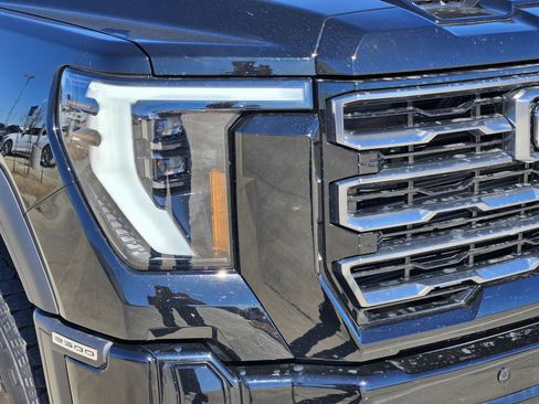 Certified 2025 GMC Sierra 2500 AT4 w/ AT4 Premium Plus Package image 10