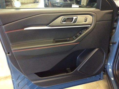 Used 2025 Ford Explorer ST-Line AWD/4WD image 13
