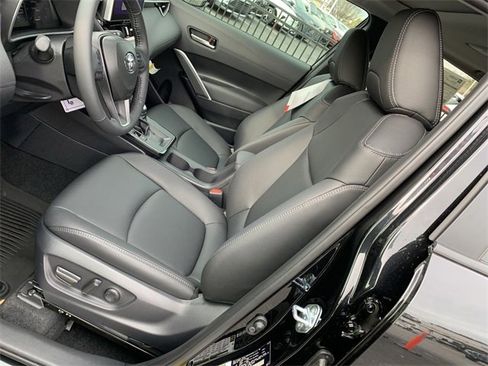 Used 2026 Toyota Corolla Cross XLE image 18