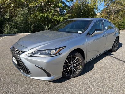 New 2025 Lexus ES 300h w/ Premium Package