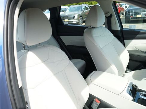 Used 2025 Hyundai Tucson SE FWD image 29