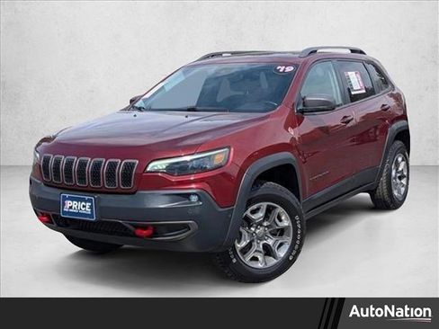 Used 2019 Jeep Cherokee Trailhawk AWD/4WD image 1