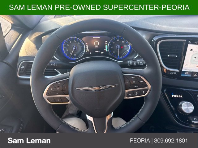 Used 2026 Chrysler Pacifica Select FWD image 10
