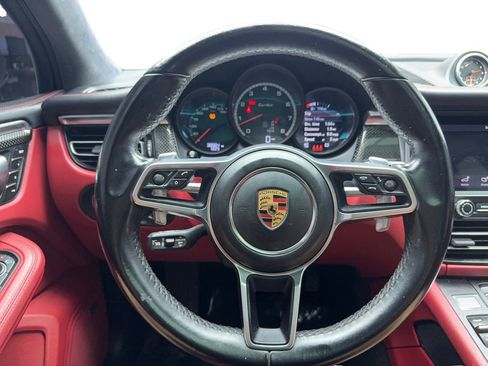 Used 2021 Porsche Macan Turbo image 21