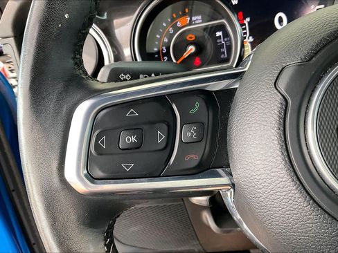 Used 2022 Jeep Wrangler Unlimited Sahara AWD/4WD image 22