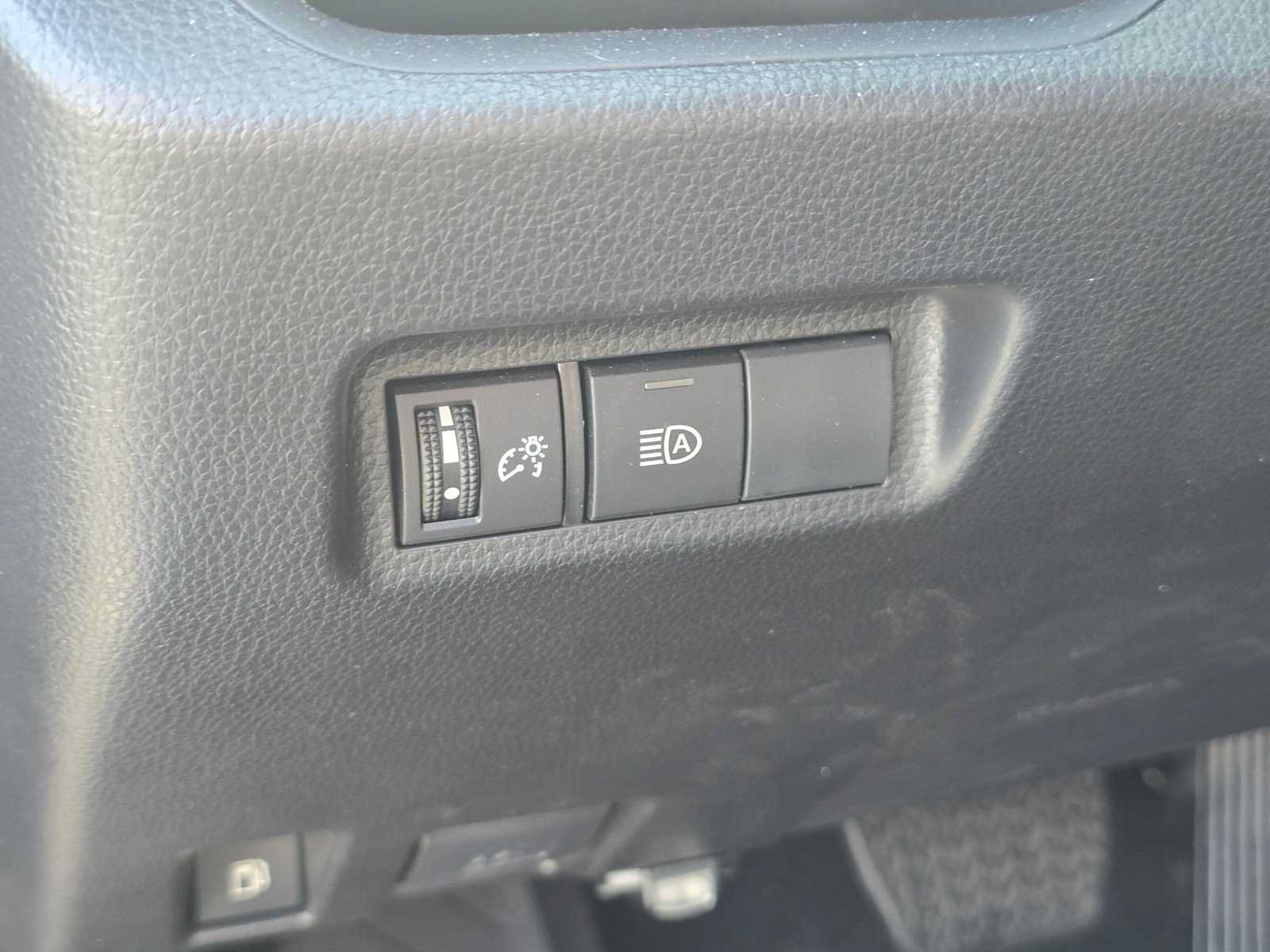 Certified 2025 Toyota RAV4 LE AWD/4WD image 24