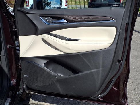 Used 2023 Buick Enclave Avenir image 12