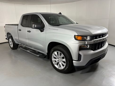 Used 2022 Chevrolet Silverado 1500 Custom RWD image 2
