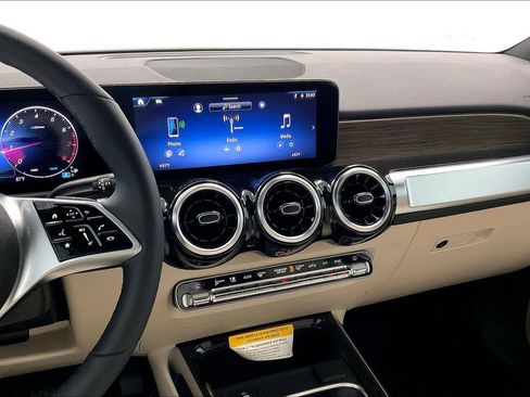 New 2026 Mercedes-Benz GLB 250 image 6