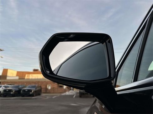 Certified 2024 Cadillac XT5 Luxury w/ LPO, Floor Liner Package image 13