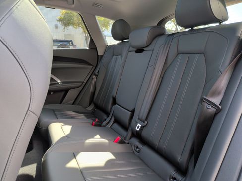 Used 2025 Audi Q5 Premium AWD/4WD image 33
