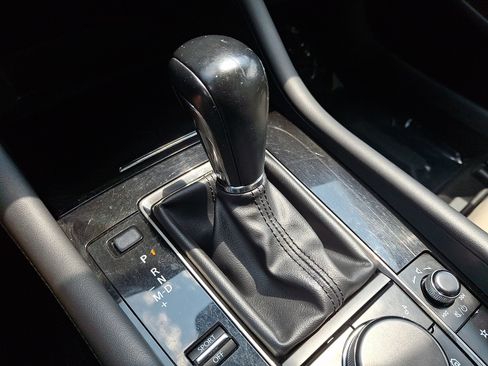 Used 2019 MAZDA MAZDA3 Sedan w/ Preferred Package FWD image 14