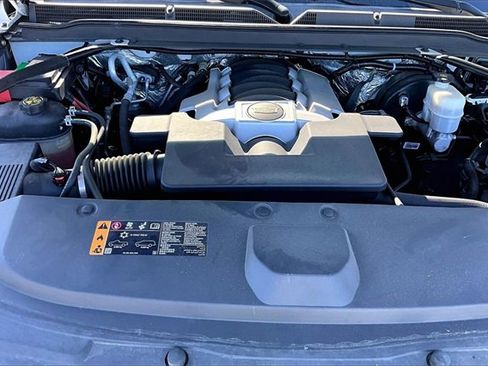 Used 2017 Cadillac Escalade Luxury image 32