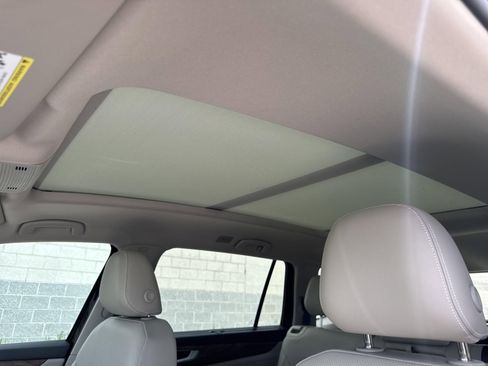 New 2025 Volkswagen Atlas SE image 17