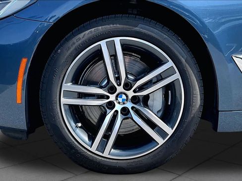Used 2023 BMW 530i w/ Premium Package RWD image 10