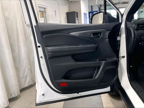 Used 2023 Honda Passport EX-L image 9