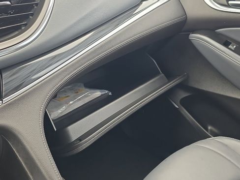 Used 2024 Buick Enclave Premium image 31