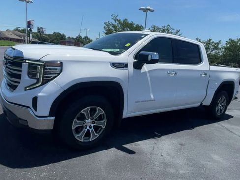 Used 2024 GMC Sierra 1500 SLT AWD/4WD image 4