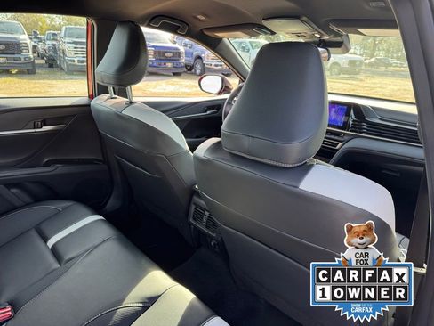 Used 2025 Toyota Camry SE image 20