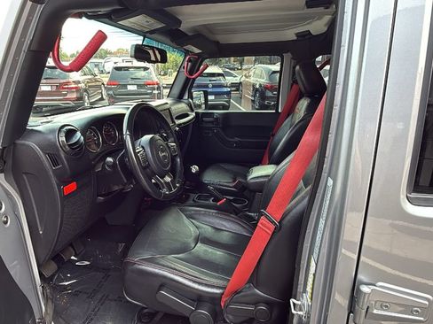 Used 2017 Jeep Wrangler Unlimited Rubicon AWD/4WD image 10