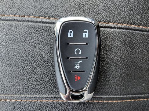 Used 2018 Chevrolet Traverse LT FWD image 32