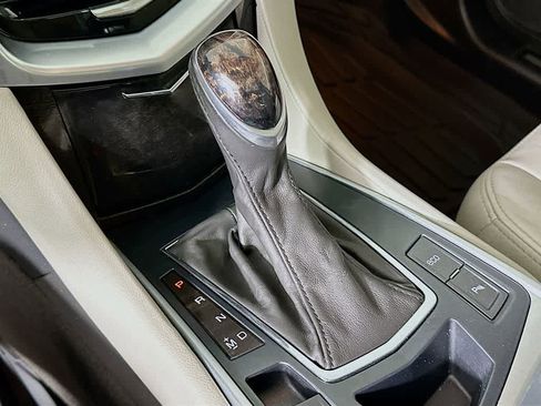 Used 2014 Cadillac SRX Luxury image 19