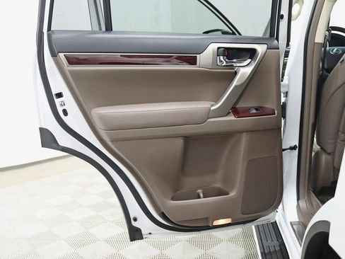 Used 2019 Lexus GX 460 Premium image 34