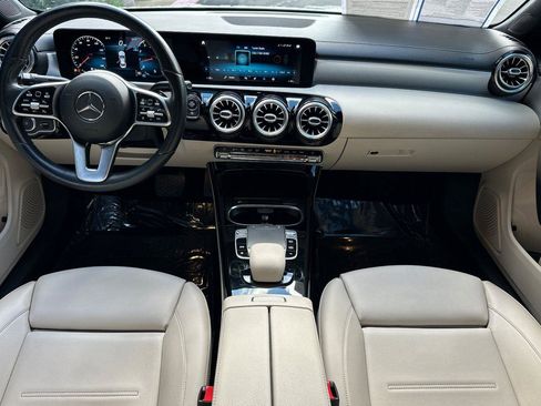 Used 2020 Mercedes-Benz CLA 250 image 9