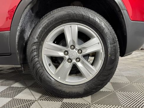 Used 2020 Chevrolet Trax LT w/ LT Convenience Package FWD image 43