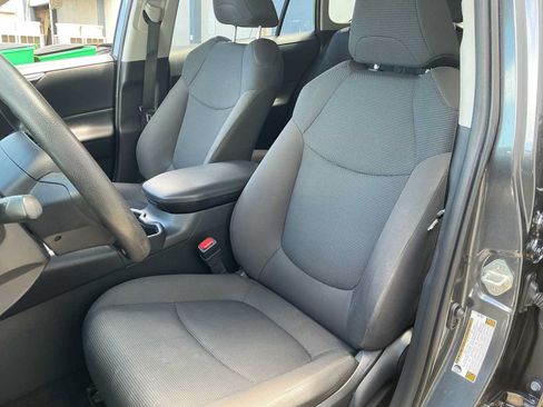 Used 2023 Toyota RAV4 LE FWD image 12