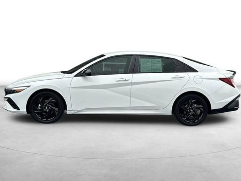 Used 2026 Hyundai Elantra Sport FWD image 3