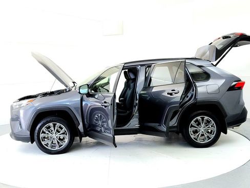 Used 2023 Toyota RAV4 XLE Premium AWD/4WD image 10