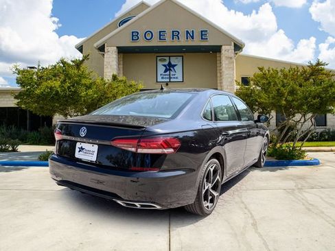 Used 2020 Volkswagen Passat 2.0T R-Line FWD image 5