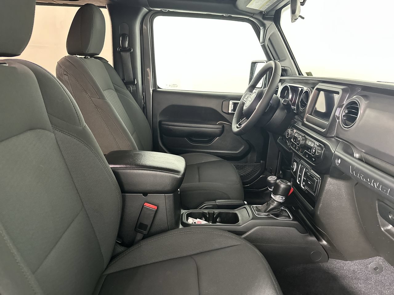 Used 2023 Jeep Wrangler Sport AWD/4WD image 11