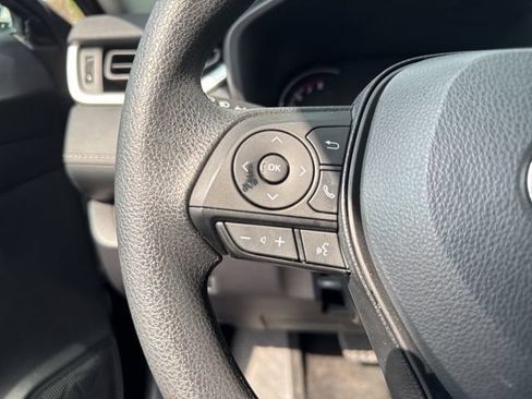 Used 2025 Toyota RAV4 LE AWD/4WD image 15