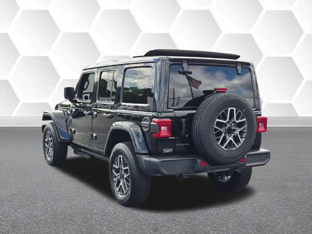 Certified 2026 Jeep Wrangler Unlimited Sahara AWD/4WD image 5