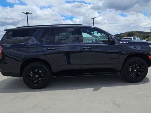 Used 2022 Chevrolet Tahoe Z71 w/ Z71 Off-Road Package AWD/4WD image 9