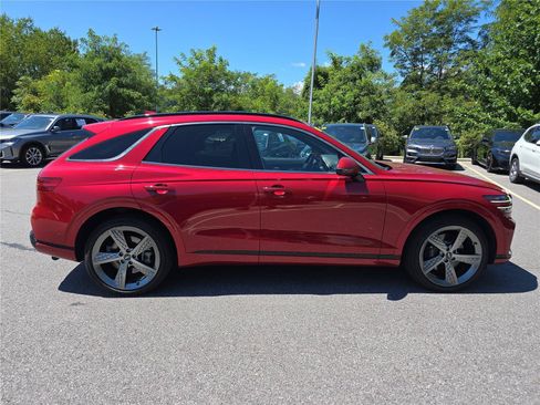 Used 2022 Genesis GV70 3.5T Sport w/ Sport Prestige Package AWD/4WD image 2