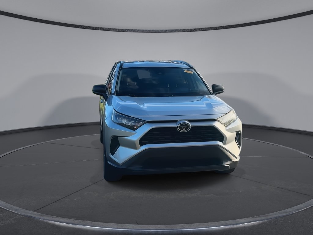 Used 2021 Toyota RAV4 LE FWD image 3