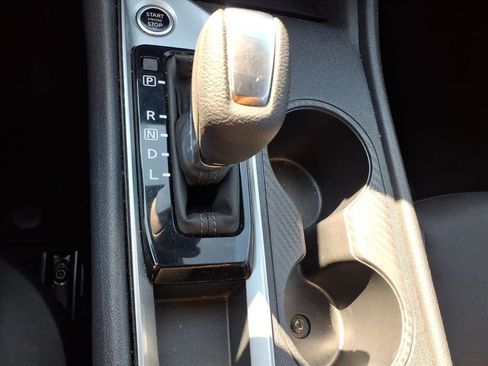 Used 2025 Nissan Altima 2.5 SV image 22