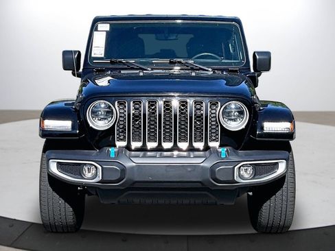 Used 2023 Jeep Wrangler Unlimited Sahara w/ Cold Weather Group AWD/4WD image 3