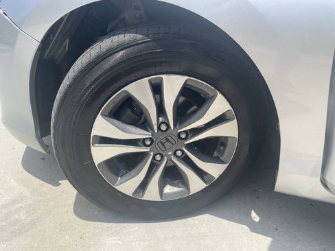 Used 2013 Honda Accord LX image 29