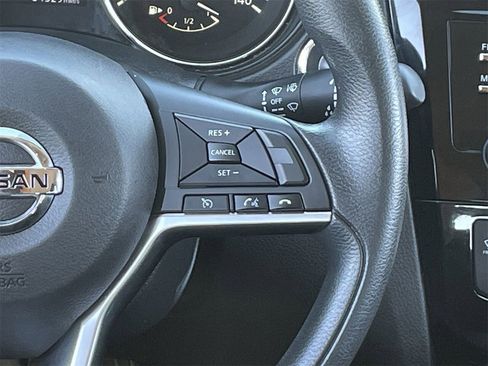 Used 2017 Nissan Rogue Sport SV image 23