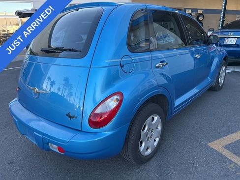 Used 2009 Chrysler PT Cruiser LX image 3