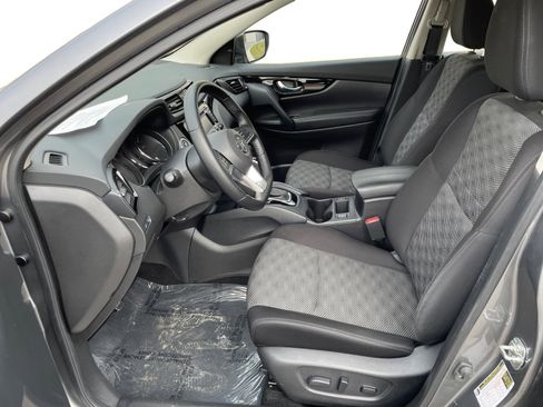 Used 2021 Nissan Rogue Sport SV image 19